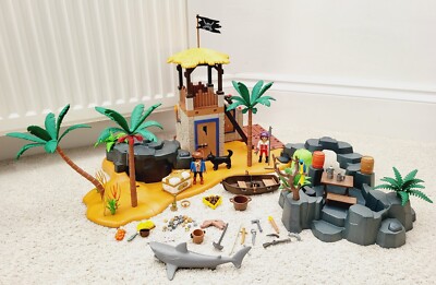 Playmobil Pirate Lagoon 3938 Playset Bundle - Treasure Island