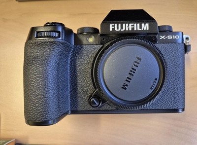 Fujifilm X-S10, wie neu, 3806 Bilder erst + Fujinon 18-135 mm Objektiv