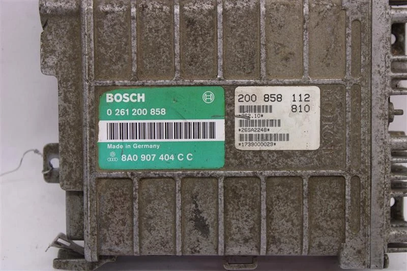 Used Engine Control Module (ECM) fits: 1991 Volkswagen Golf Electronic Control M Foto 3 de 4