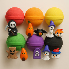 6 Bath Bombs with HalloweenToys Inside for Kids   Natural  Safe Bombs for Kids