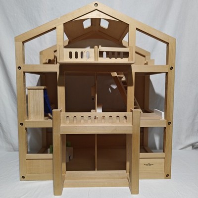 Ryan's Room Wooden Doll House With Accessories 