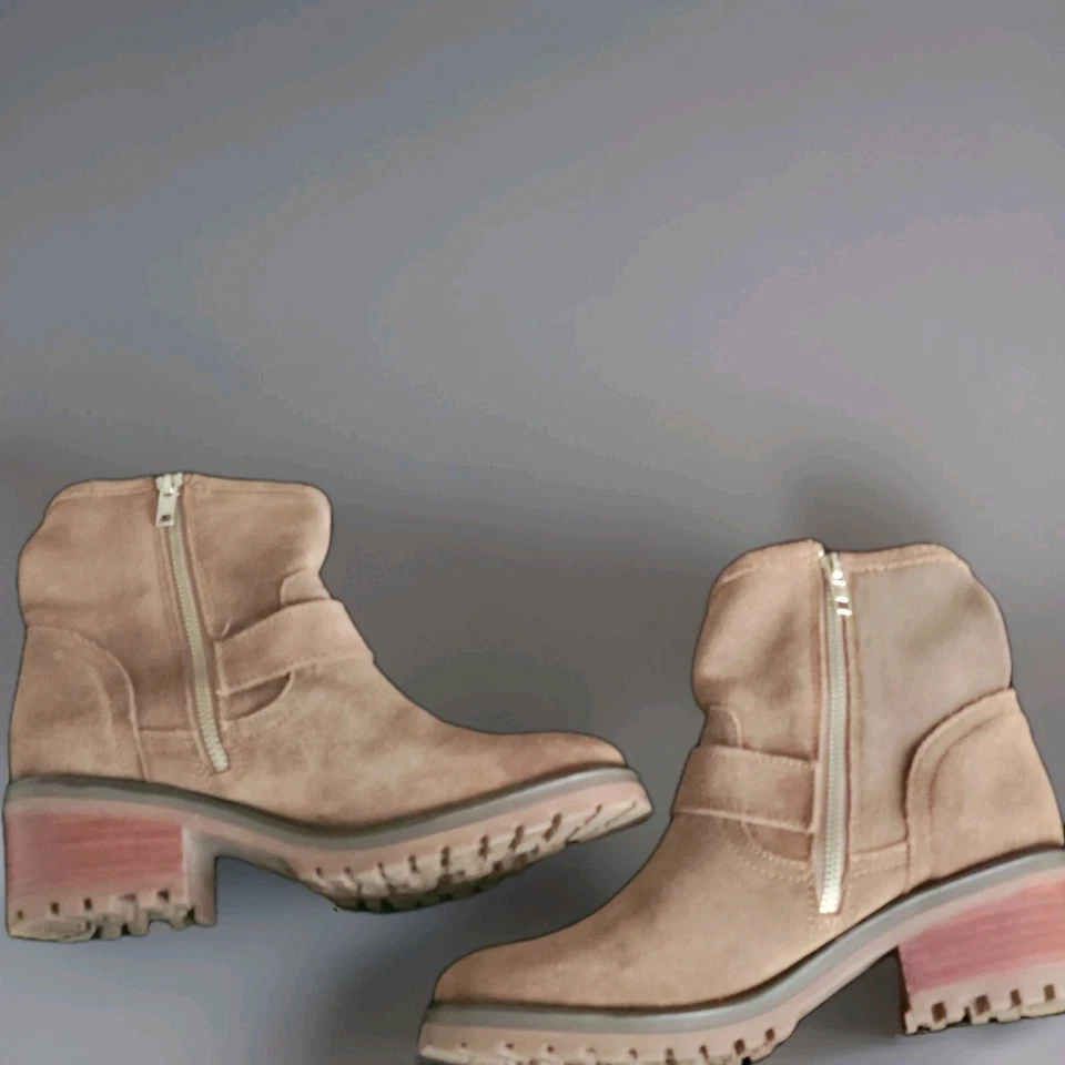 Botas de tornozelo Steve Madden femininas motociclista engenheiro camurça cor bege/mink 8,5M - Imagem 2 de 4