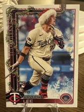 2025 Topps Holiday - Brooks Lee RC #H13 Santa Hat/Arm Sleeve SP