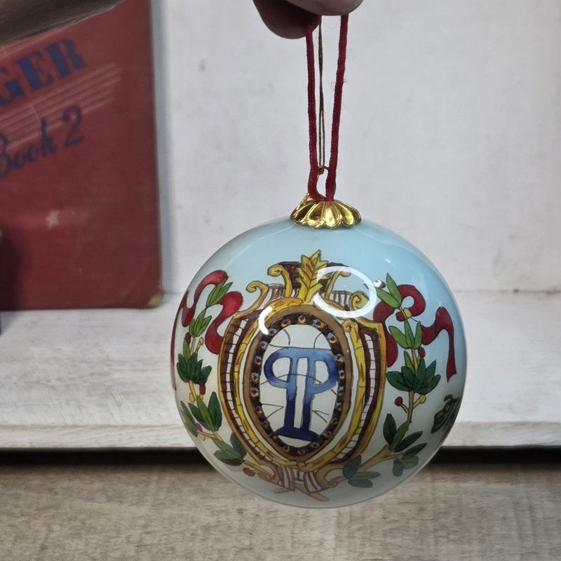 2002 Rare Hard To Find Painted Glass NYC Plaza Hotel Ornament