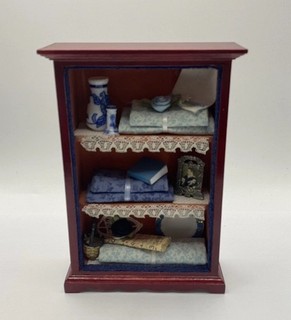 Estantería para casa de muñecas con accesorios R: 7/6 (WHIT/03)