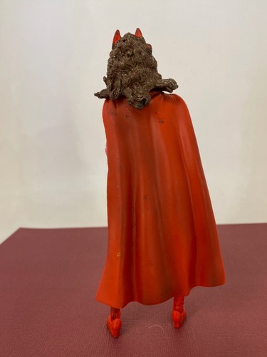 Toy Biz 2006 - Marvel Legends - SCARLET WITCH - Wanda Maximoff Action Figure - Picture 4 of 7