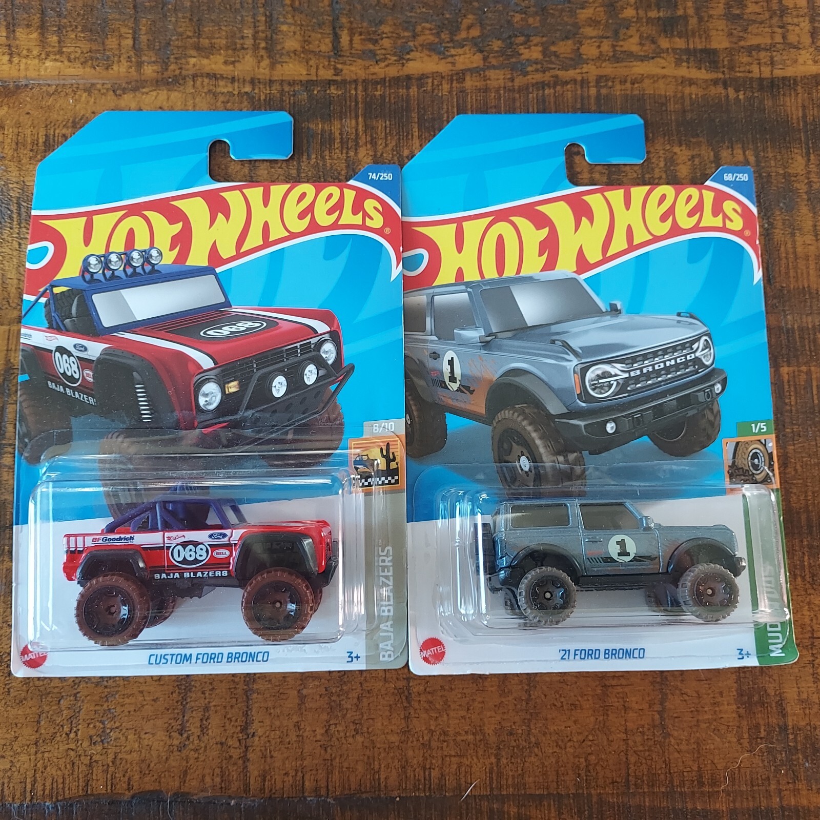 Hot Wheels FORD BRONCOS Lot of 2 2022 #68 & #74 CUSTOM BRONCO & 21 Ford ...