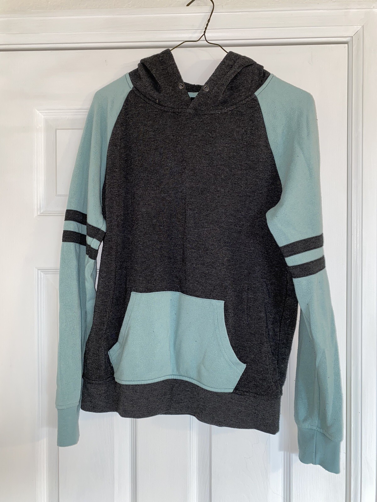 Incredibly Lightweight And Comfortable Unisex Hoo… - image 3