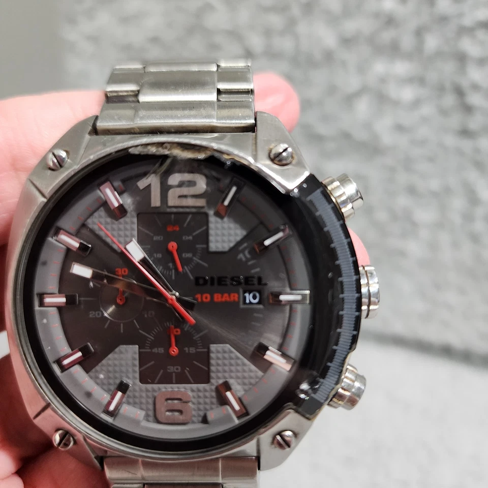 Reloj de cuarzo Diesel Overflow DZ4298 para hombre plateado acero inoxidable esfera analógica HME9 Foto 4 de 4