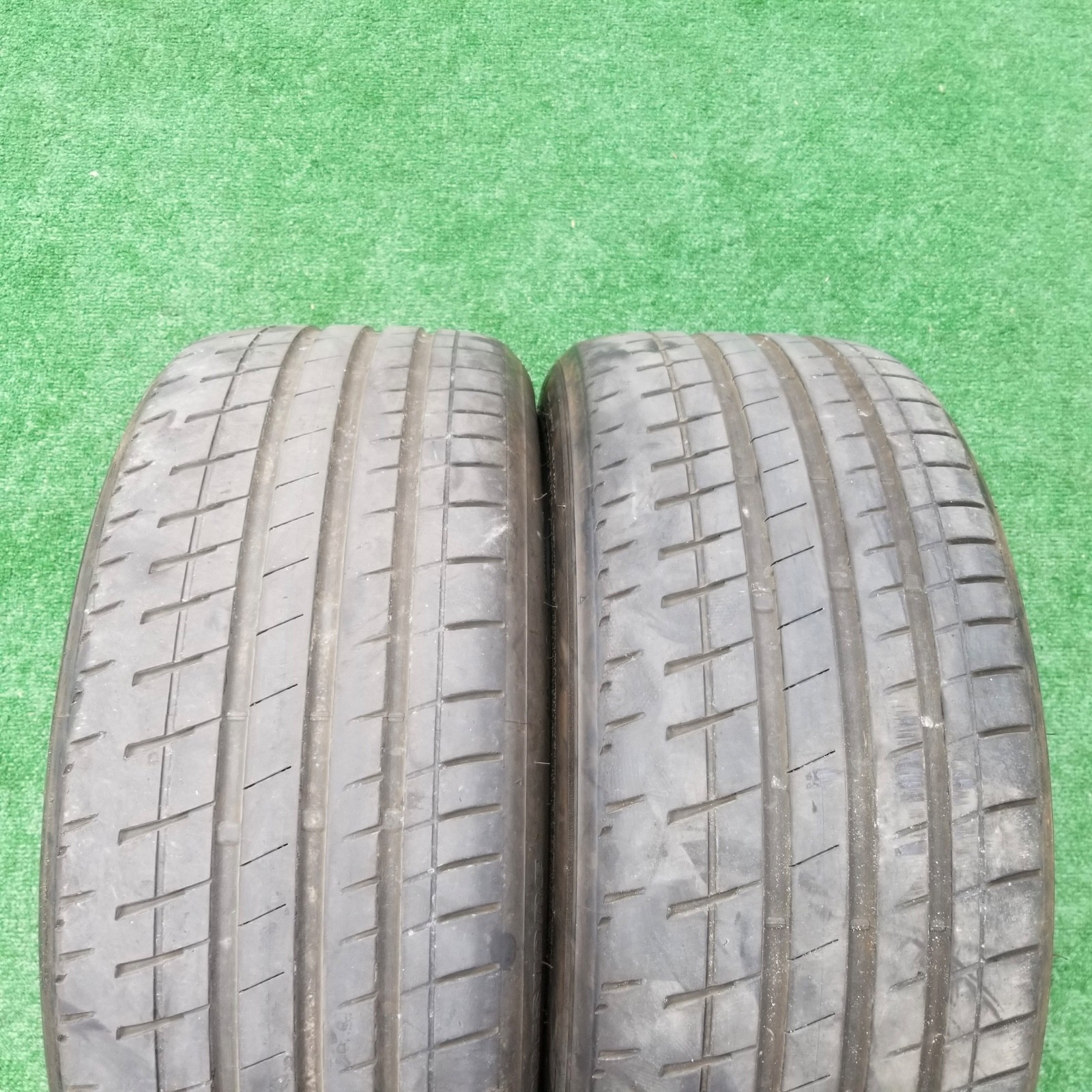 255/40R20 Bridgestone Potenza S007 Tire 255/40ZR-20 255/40ZR20 Aston Martin 95%