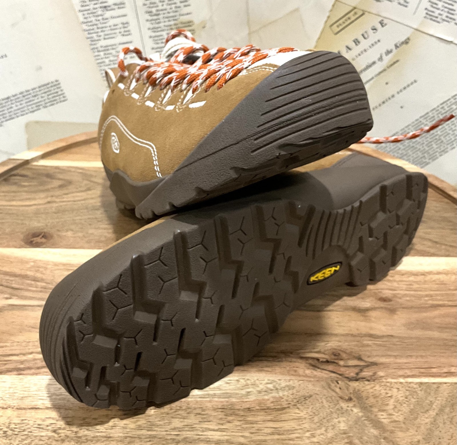 Free People Keen Jasper Sneaker Suede Hiking Chipmunk /Birch Gold Tan 40/9.5 NEW