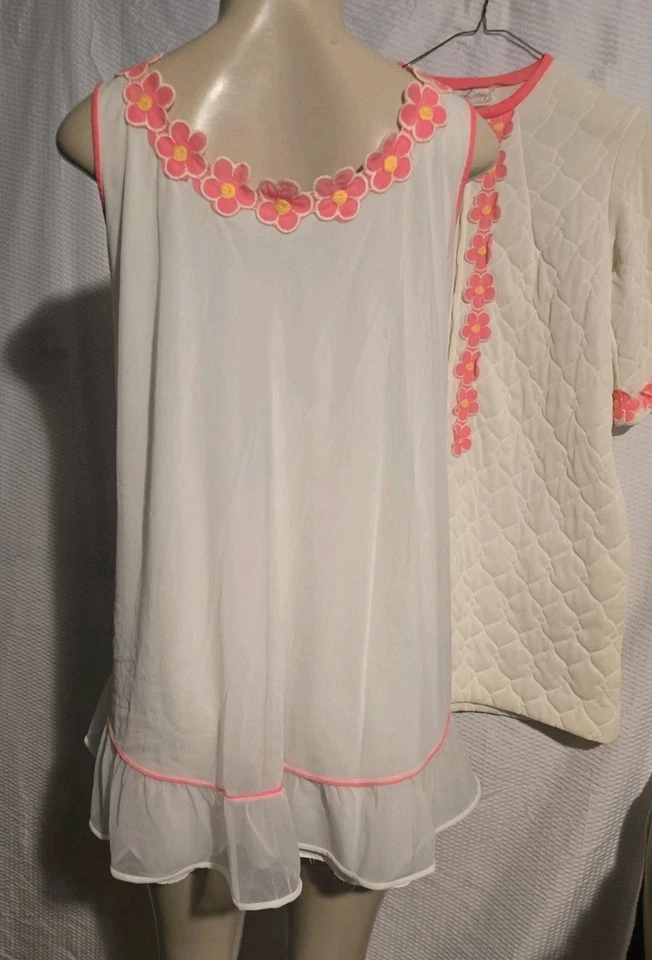 Vtg 70s Mod Hippie Lingerie Peignoir Chiffon Nightgown + quilted Robe Set S/M - Image 4 of 4
