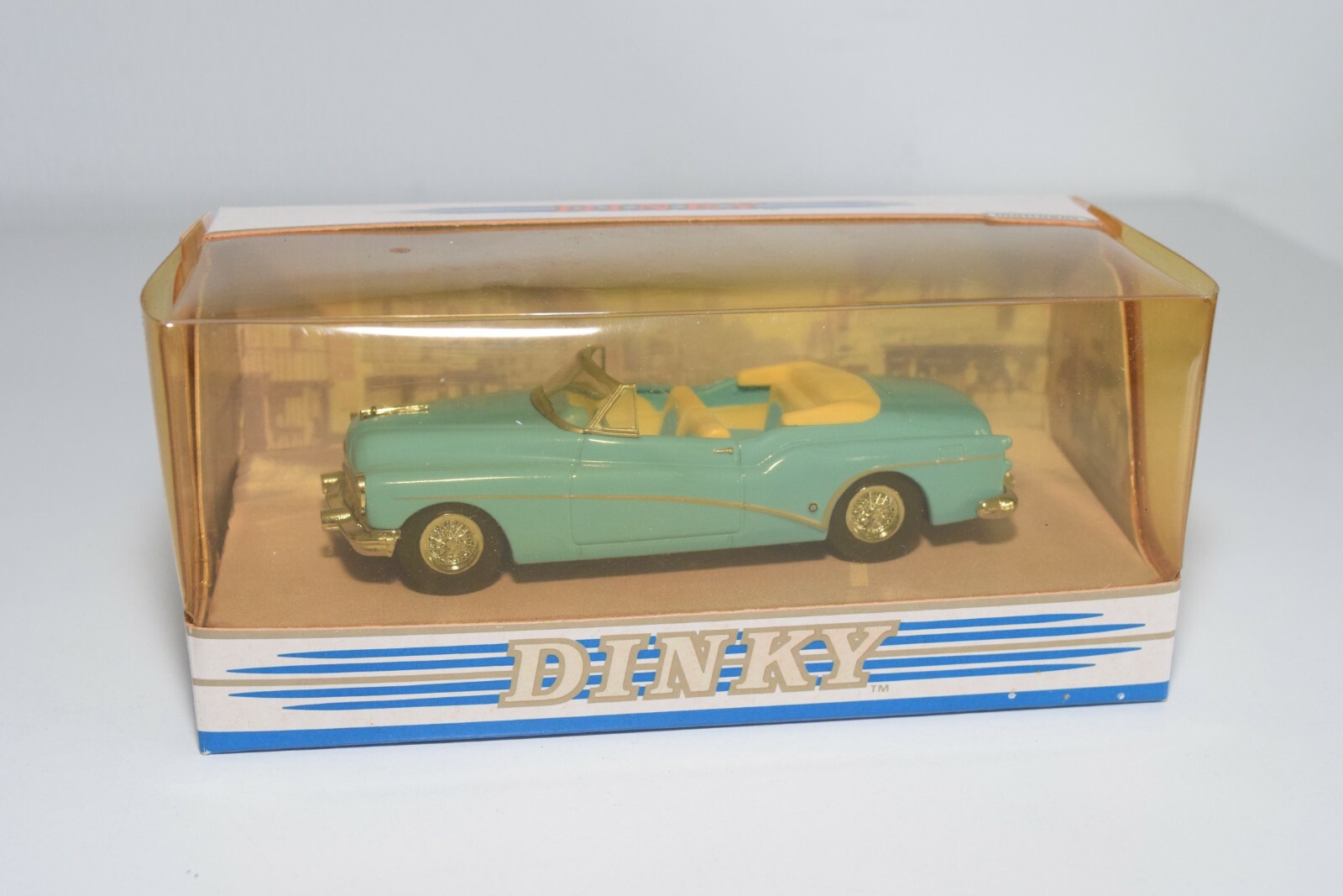 Matchbox Dinky DY29, 1953 Buick Skylark - Free Price Guide & Review