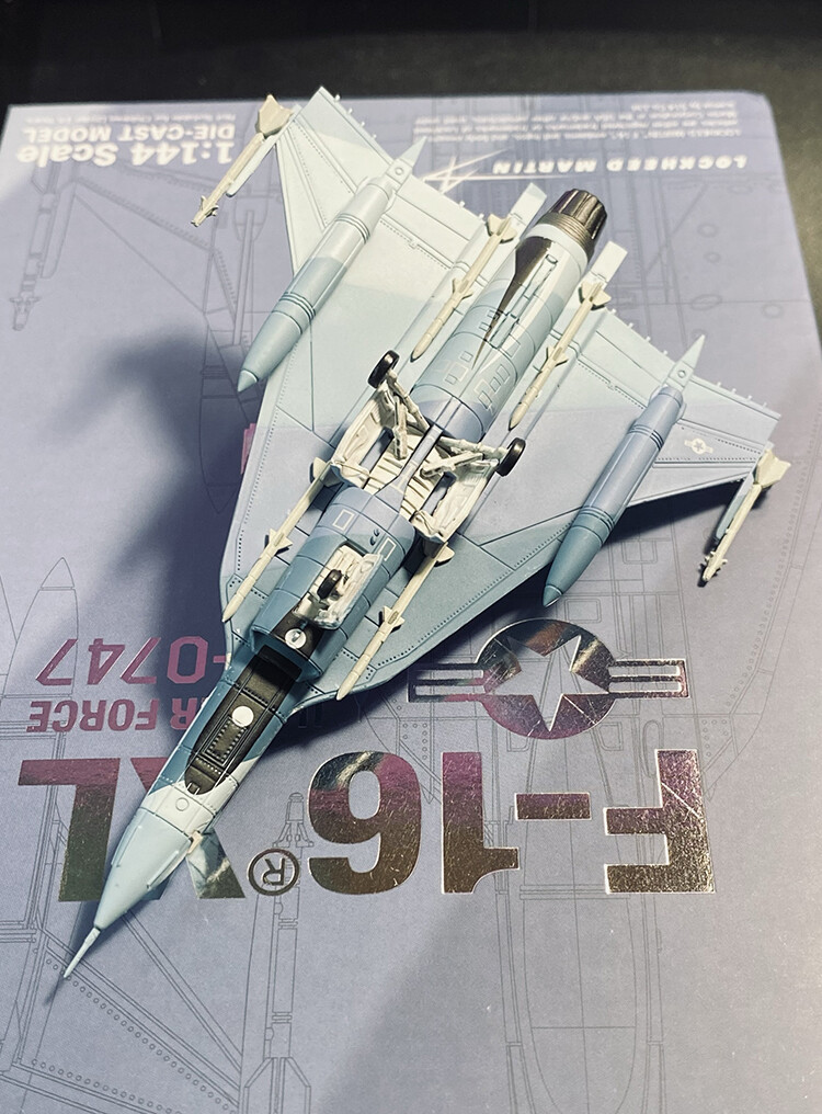 S14 1/144 US Air Force F16XL fighter model F-16XL XL-2 prototype