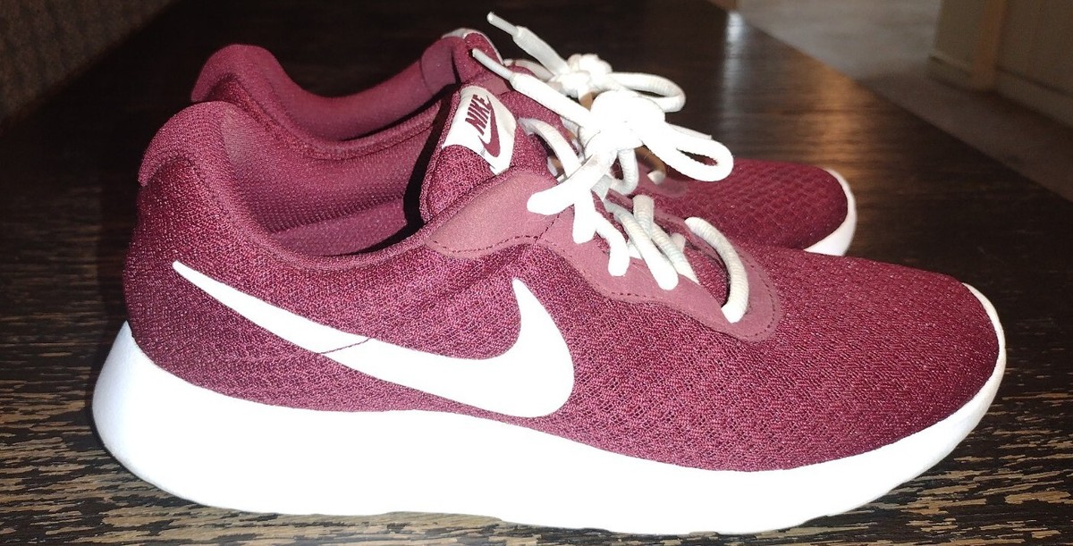 nike tanjun maroon womens