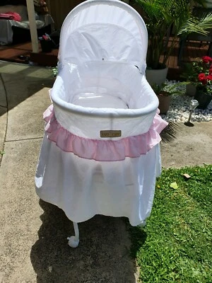 gumtree bassinet