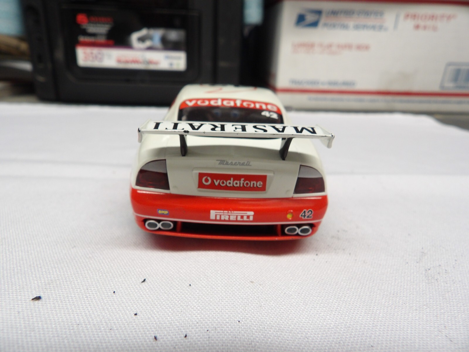 hornby hobbies 1/32 slot car Maserati #42 Vodafone (lighted)