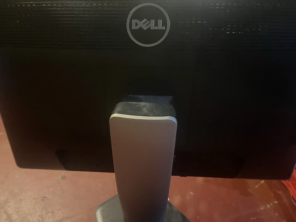 Adjustable Dell Computer Monitor 120 Hz Comes with all cords - Image 2 of 4