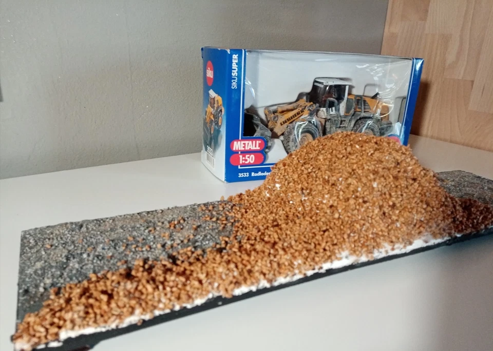 Diorama Liebherr L380 Radlader SIKU "Working M.1:50 m. OVP - Bild 3 von 4