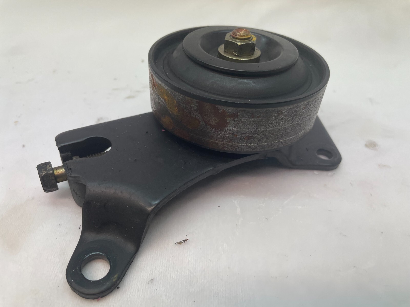 0307 Infiniti FX35 G35 Power Steering Tensioner Bracket Pulley OEM