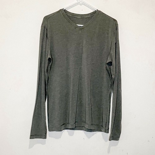 size dot on lululemon shirts