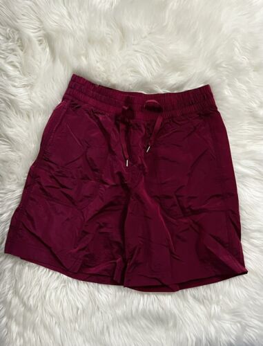 Old Navy Women’s High Waisted Shiny Nylon Bermuda Shorts - Picture 1 of 2