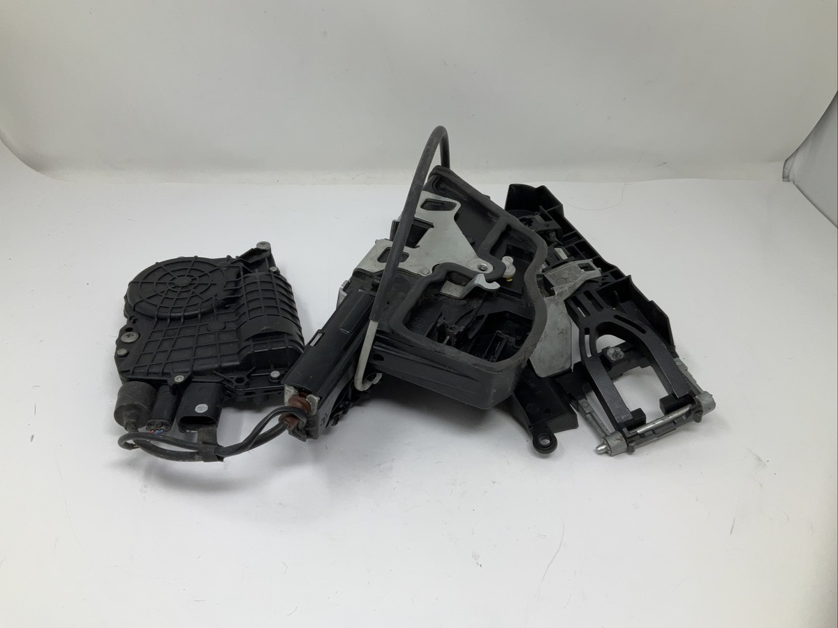 BMW F01 F02 7 Series Rear Left Side Door Lock Actuator 7185687 OEM