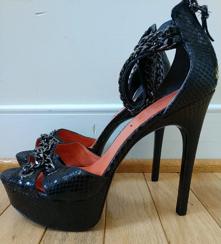 NUEVO $99.97 Via Spiga piel de serpiente tacones de aguja en relieve con cadenas talla 7.5 Foto 4 de 4
