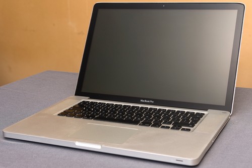 Apple Mac MacBook Pro 15" Late 2008 A1286 2.4GHz Core 2 Duo 8GB RAM Dual SSD - Picture 13 of 19