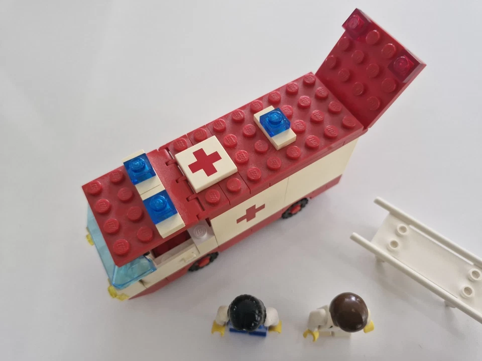 LEGO Town 6688 Ambulance, photo 4 sur 5