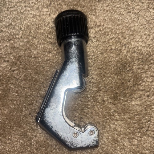 Blue Point TC -28B 1/8" To 1 1/8" Tubing Cutter - Picture 2 of 4