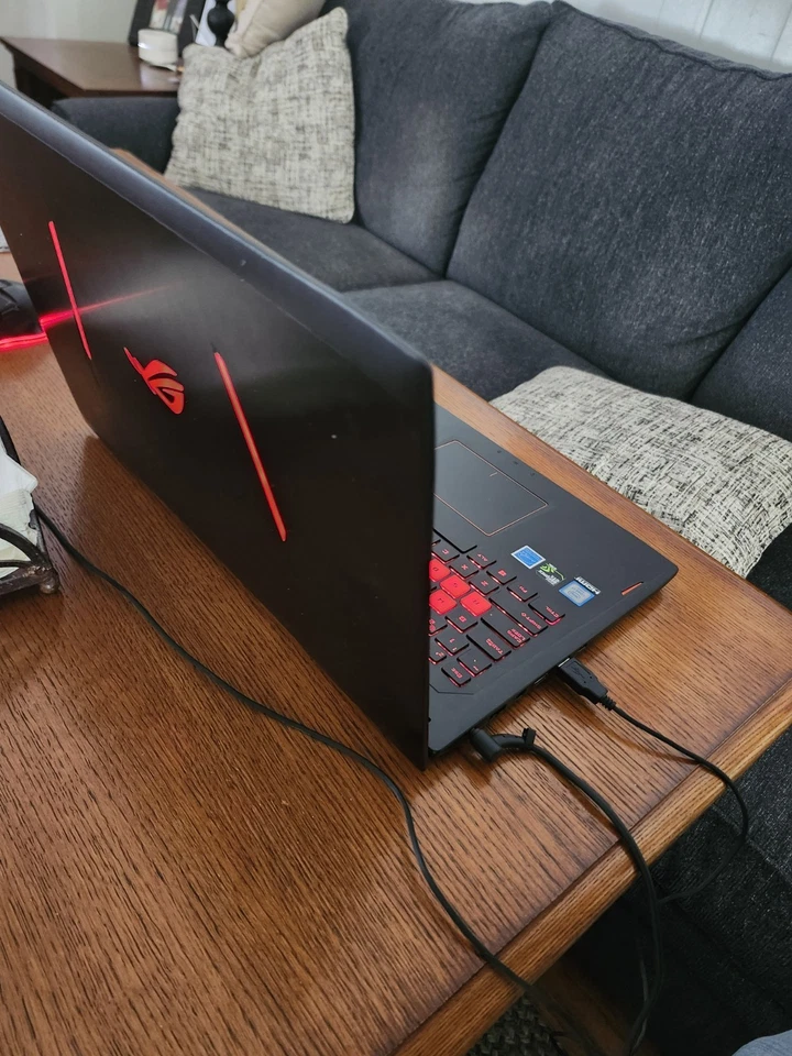 ASUS ROG Gaming Laptop 15.6" GL502V - CORE I7-7700 - 2.8GHZ -16GB RAM - 512GB SS - Image 2 of 4