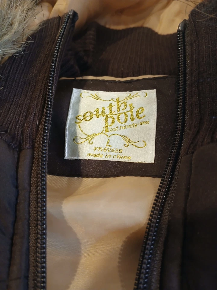 Y2K SOUTH POLE Full Zip Faux Fur Hoodie Logo Print Puffer Vest Women's Size L - Image 2 of 4