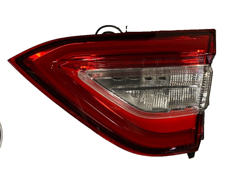 OEM Maserati Right Hand Inner Tail Light, Levante Trofeo, 670106834
