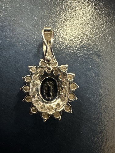 18ct White Gold Sapphire & Diamond Pendant - Stunning Hallmarked Cluster Pendant - Picture 14 of 16