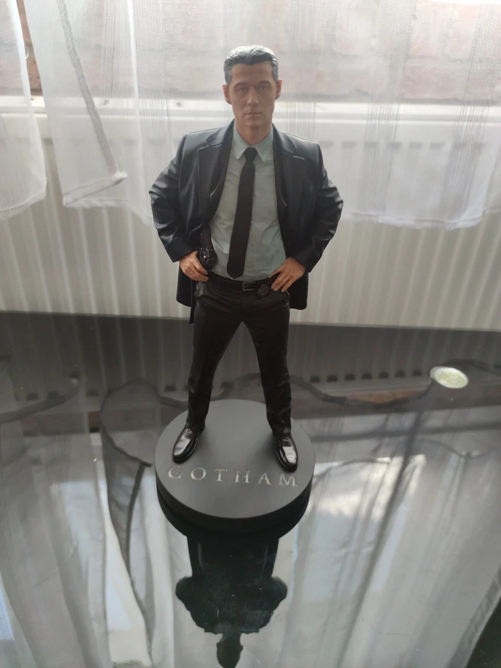 Statue DC Colectibles Gotham James Gordon - Photo 2/4
