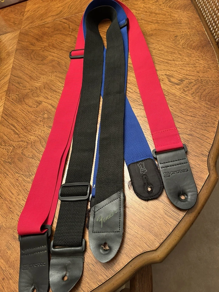 Correas de guitarra de nailon rojas/azules/negras usadas Foto 2 de 2