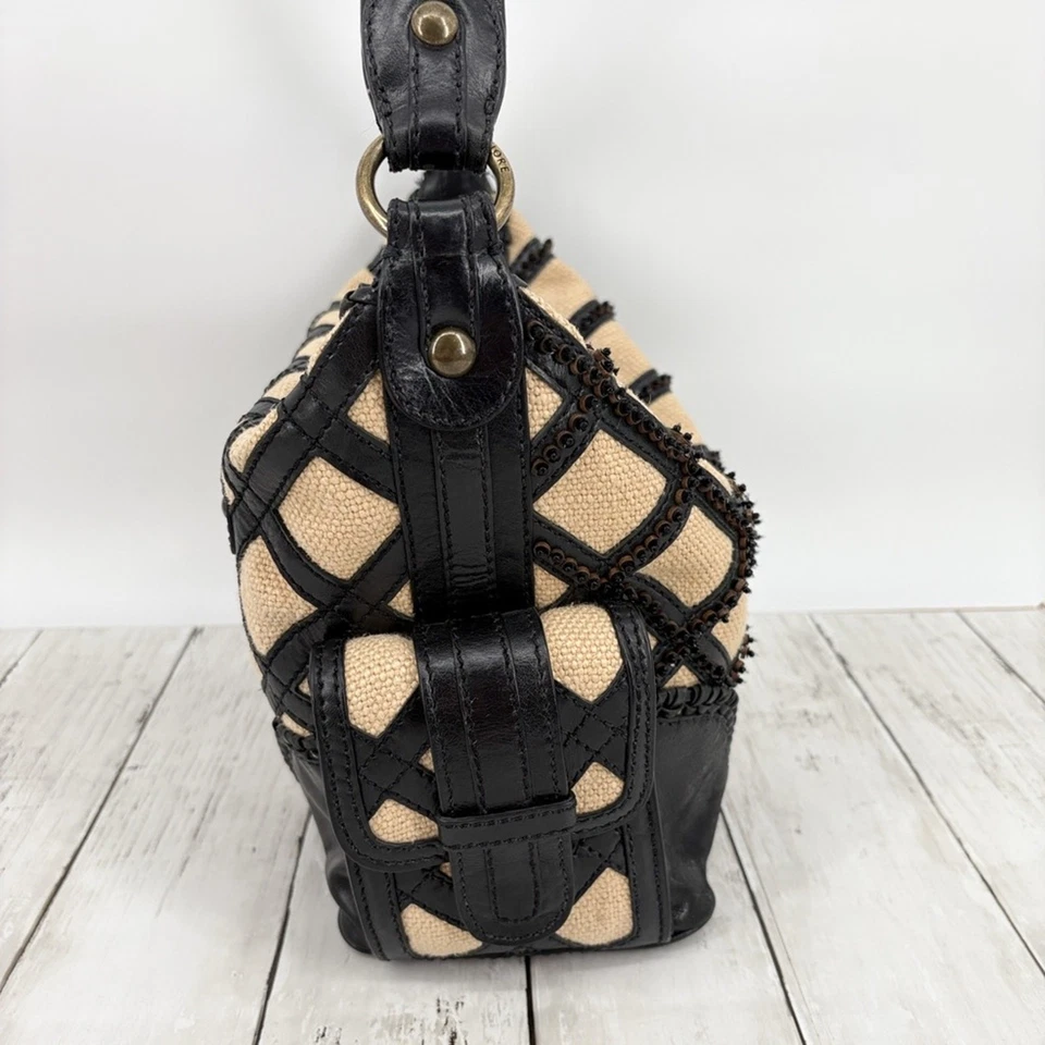 Vintage Isabella Fiore Women’s Black and Tan Leather Fabric Lattice Shoulder Bag — 第 3/4 张图片