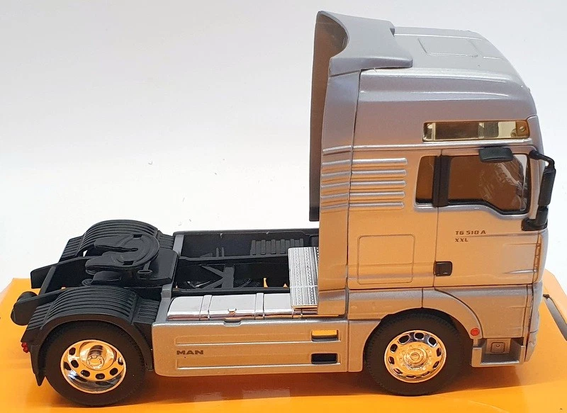 Welly 1/32 Scale Model Car 32640W - MAN TG510A - Silver - Image 2 of 4
