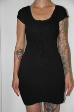 schwarzes dünnes Strickkleid