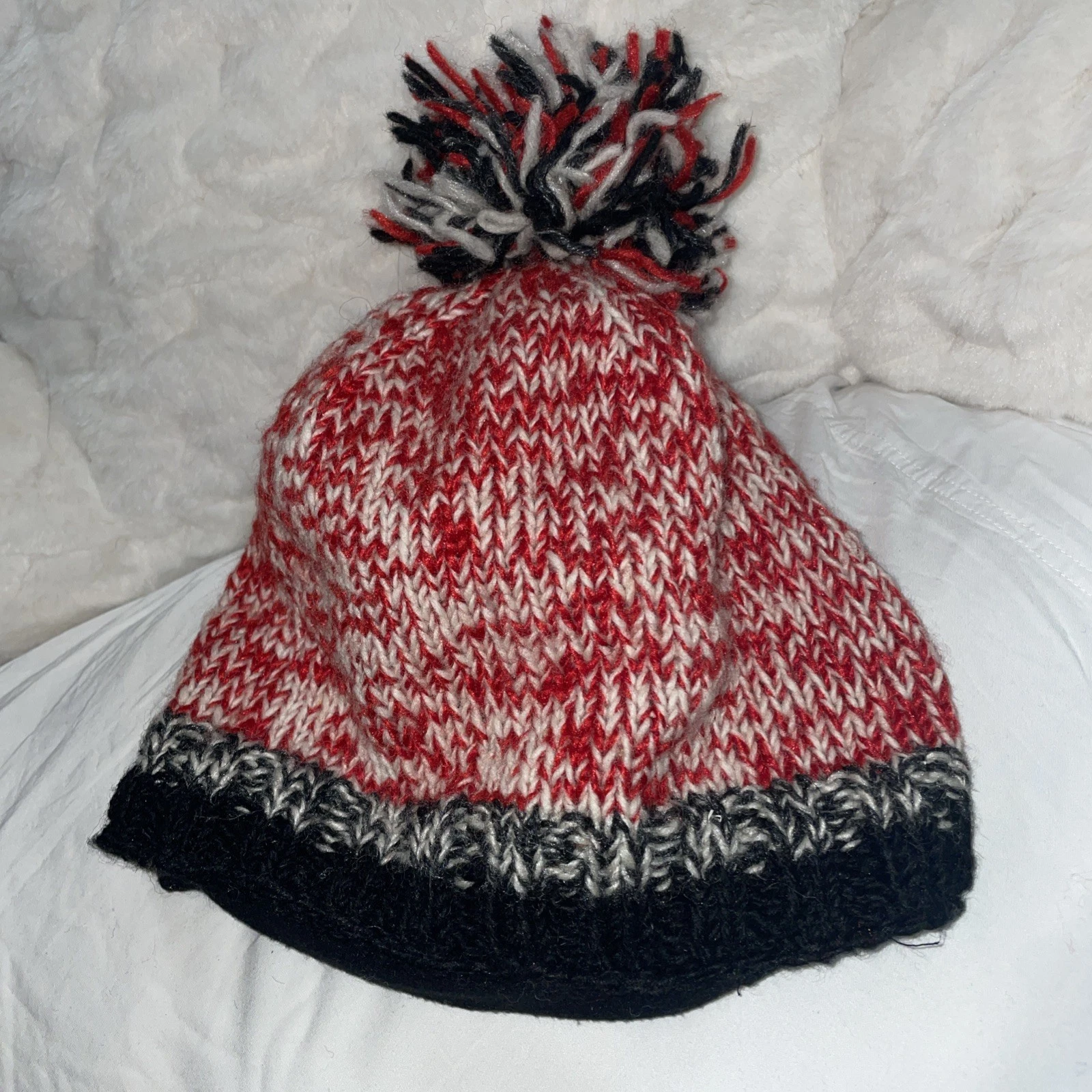 VTG 100% Wool Knit Beanie Unisex Pom Red Black White Fleece Lined Ski Made Nepal