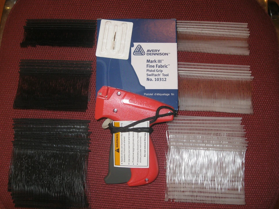 Avery Dennison Fine Clothing Price Tagging Gun
