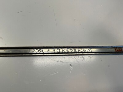 BMW E30 SEDAN REAR RIGHT CHROME EXTERIOR DOOR TRIM MOULDING BMW E30 SEDAN REAR RIGHT CHROME EXTERIOR DOOR TRIM MOULDING