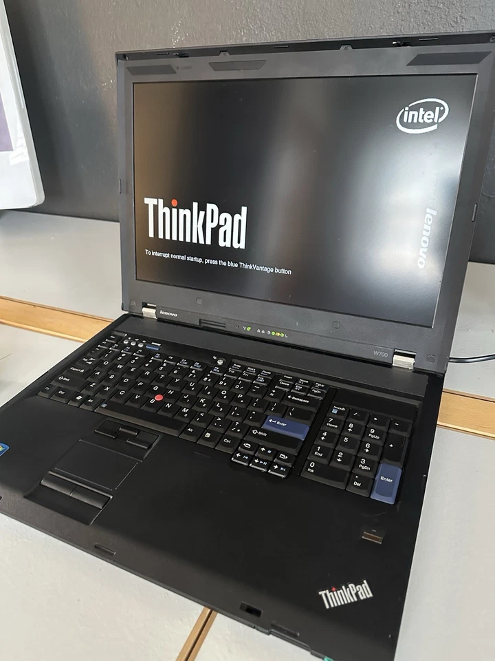 Lenovo Thinkpad W700 WUXGA 1920x1200 Core 2 Quad Q9000 8GB DDR3 Windows 10 Pro Foto 2 de 4