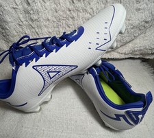 PIRMA SOCCER CLEATS BRAND NEW WITH BOX SIZES 11 or 11.5 MEXICO AMERICA CHIVAS