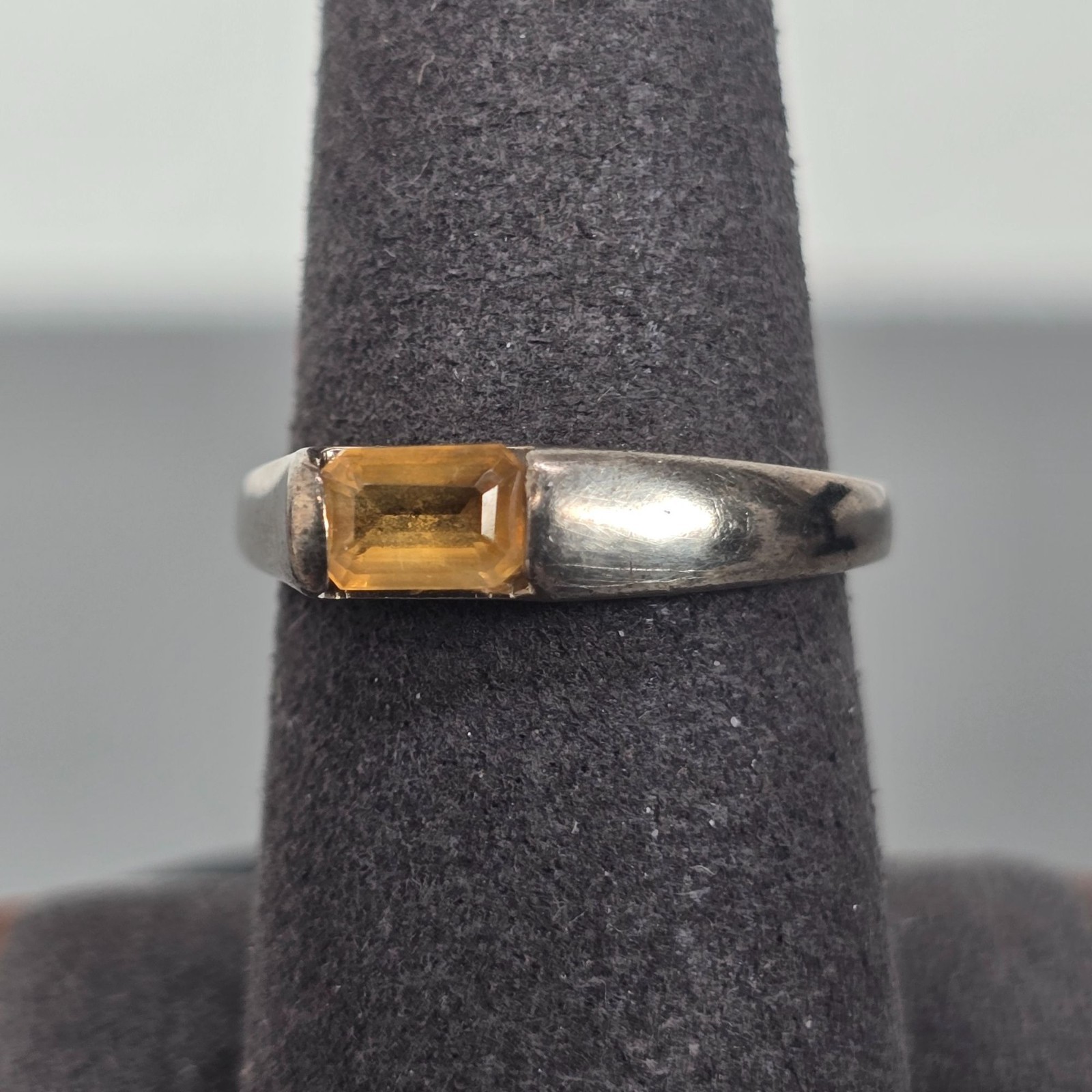 925 Sterling Silver Ring W/ Rectangular Emerald C… - image 1