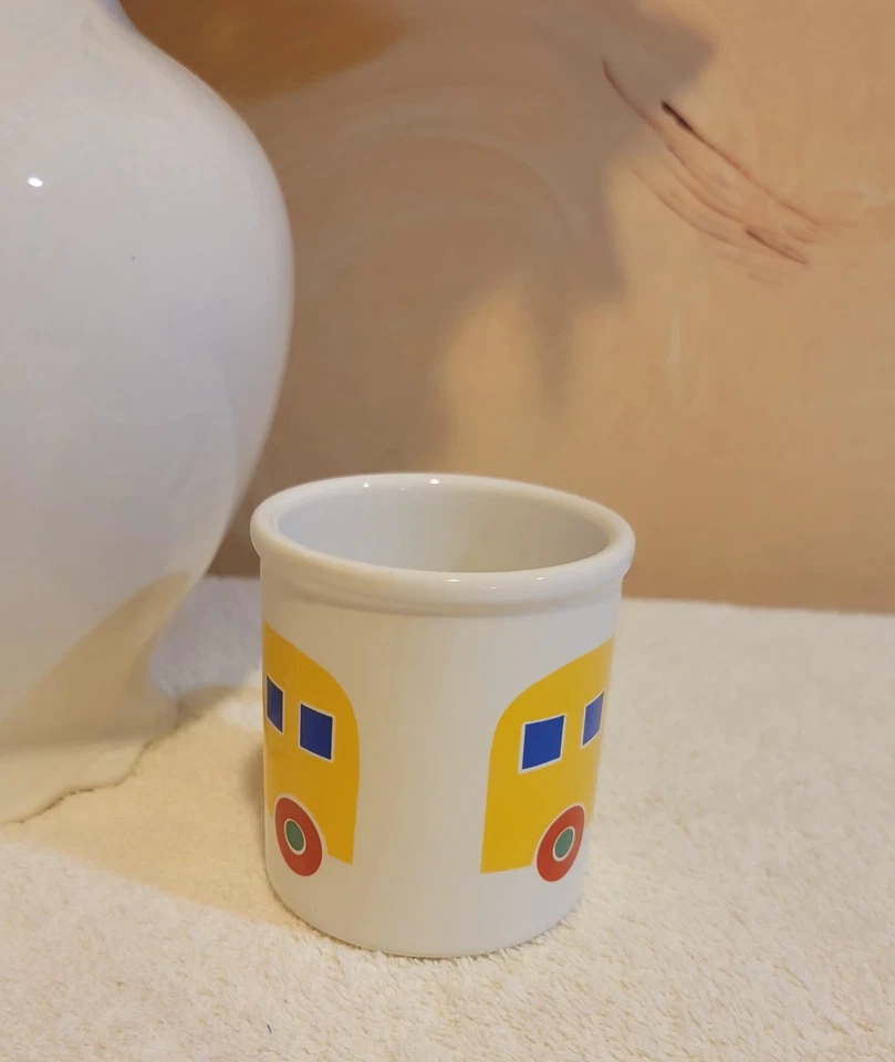 Caneca Vintage MARIMEKKO Amarela Ônibus Escolar Nunca Usada - Imagem 2 de 4