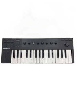NATIVE INSTRUMENTS Synthesizer M32 KOMPLETE KONTROL Used