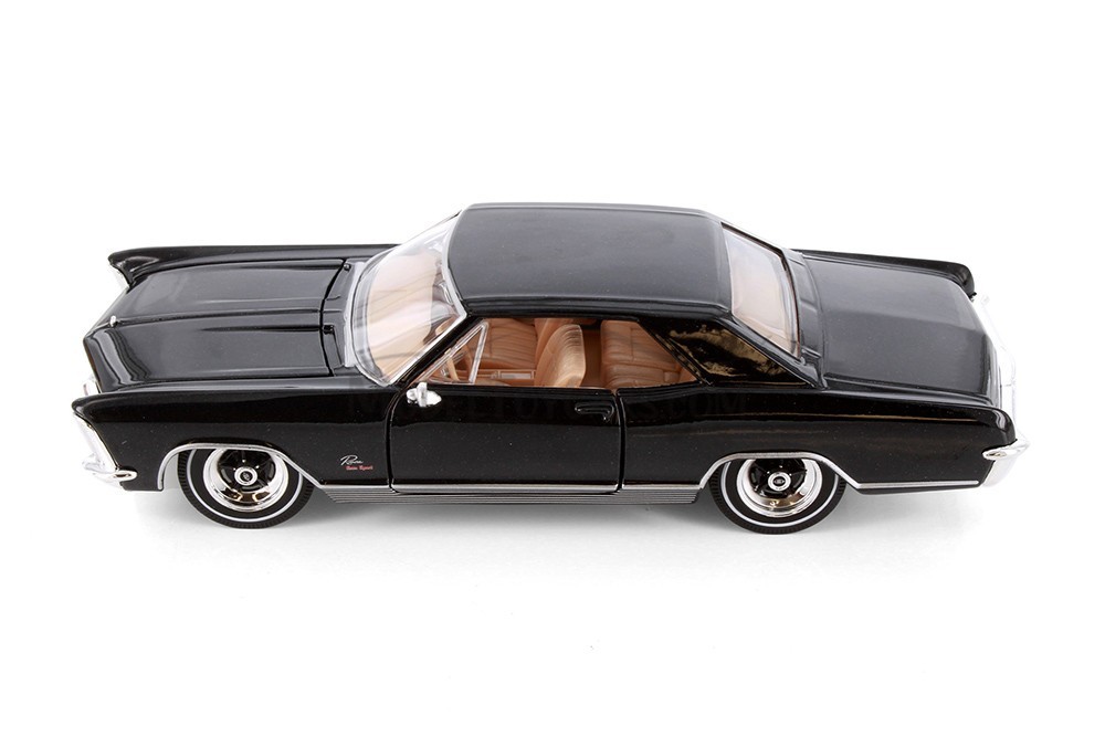1965 Buick Riviera Gran Sport 1/26 Scale Diecast Model - Maisto