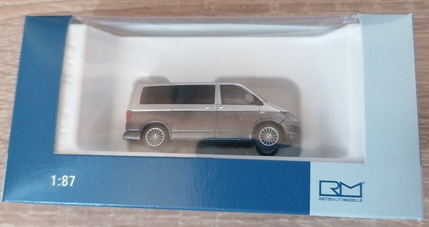 Rietze 11660 - 1/87 Volkswagen T6 Bus KR Reflex Silver/Indium Gray - New